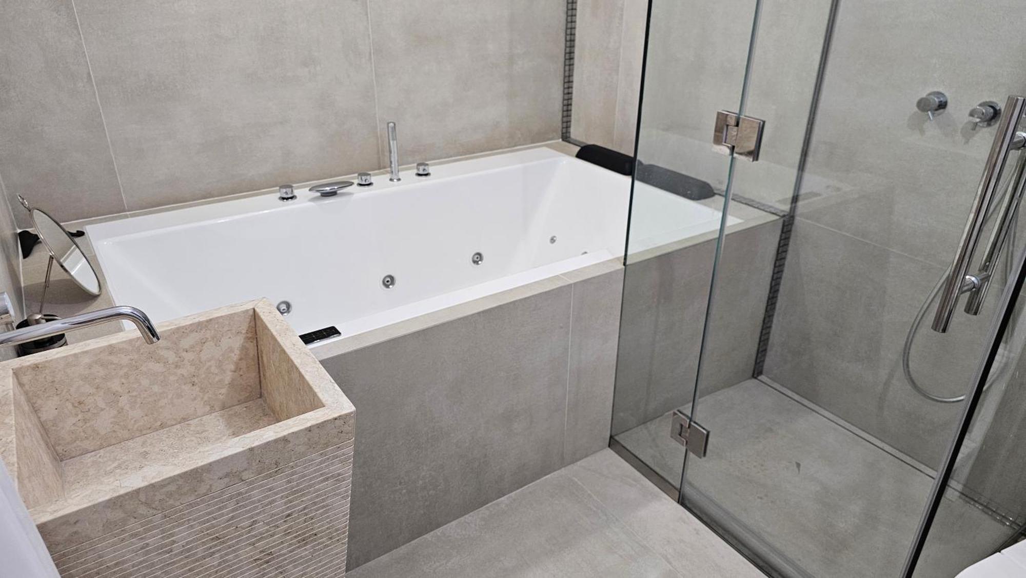 Ferienwohnung Oasis Jacuzzi Retreat Marbella Exterior foto