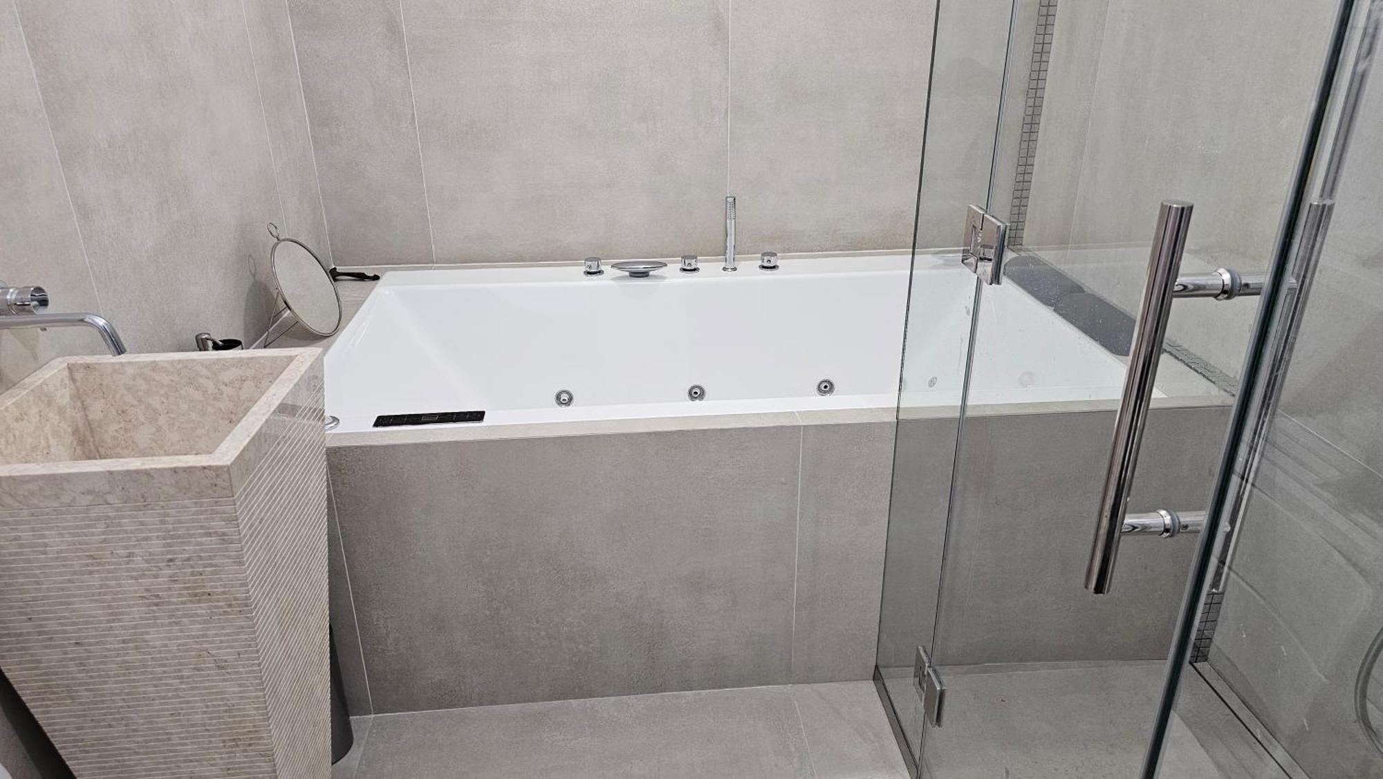 Ferienwohnung Oasis Jacuzzi Retreat Marbella Exterior foto